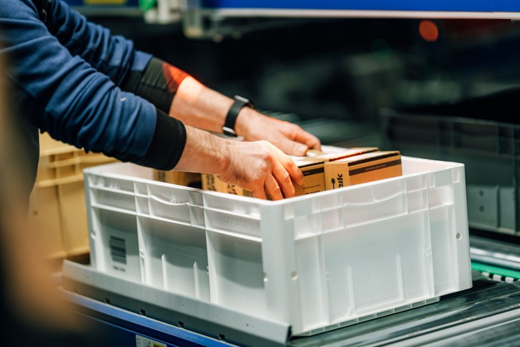 IMPEX Großhandel, Fachzentrum und Logistikzentrum, Lieferung